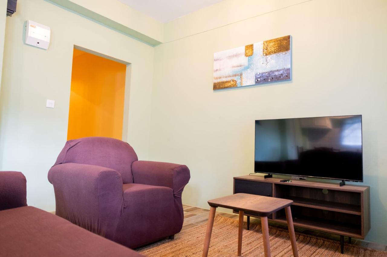 Golden Palms Apartment Кингстаун Екстериор снимка