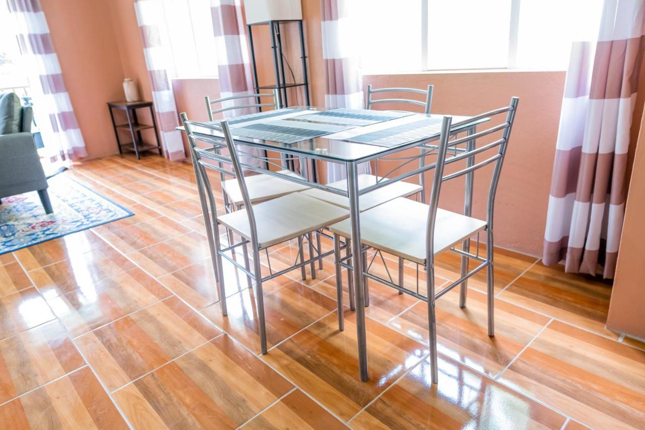 Golden Palms Apartment Кингстаун Екстериор снимка