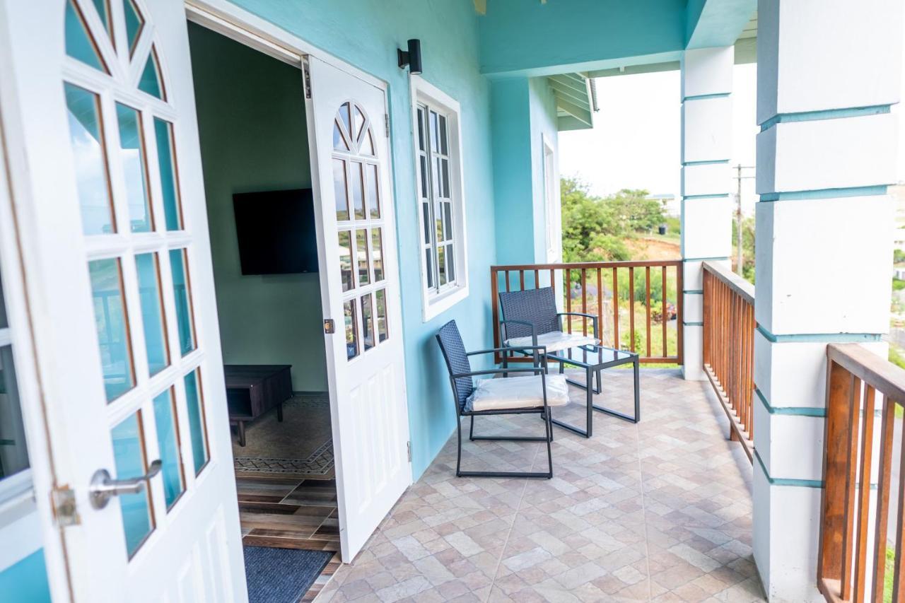 Golden Palms Apartment Кингстаун Екстериор снимка