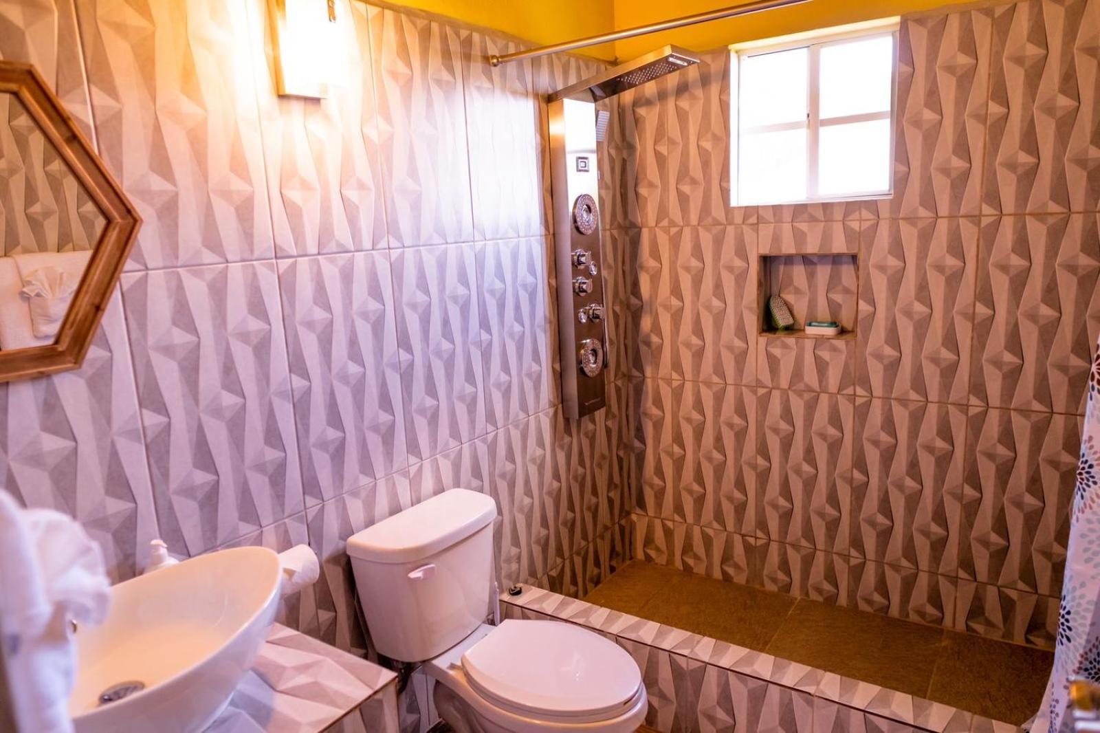 Golden Palms Apartment Кингстаун Екстериор снимка