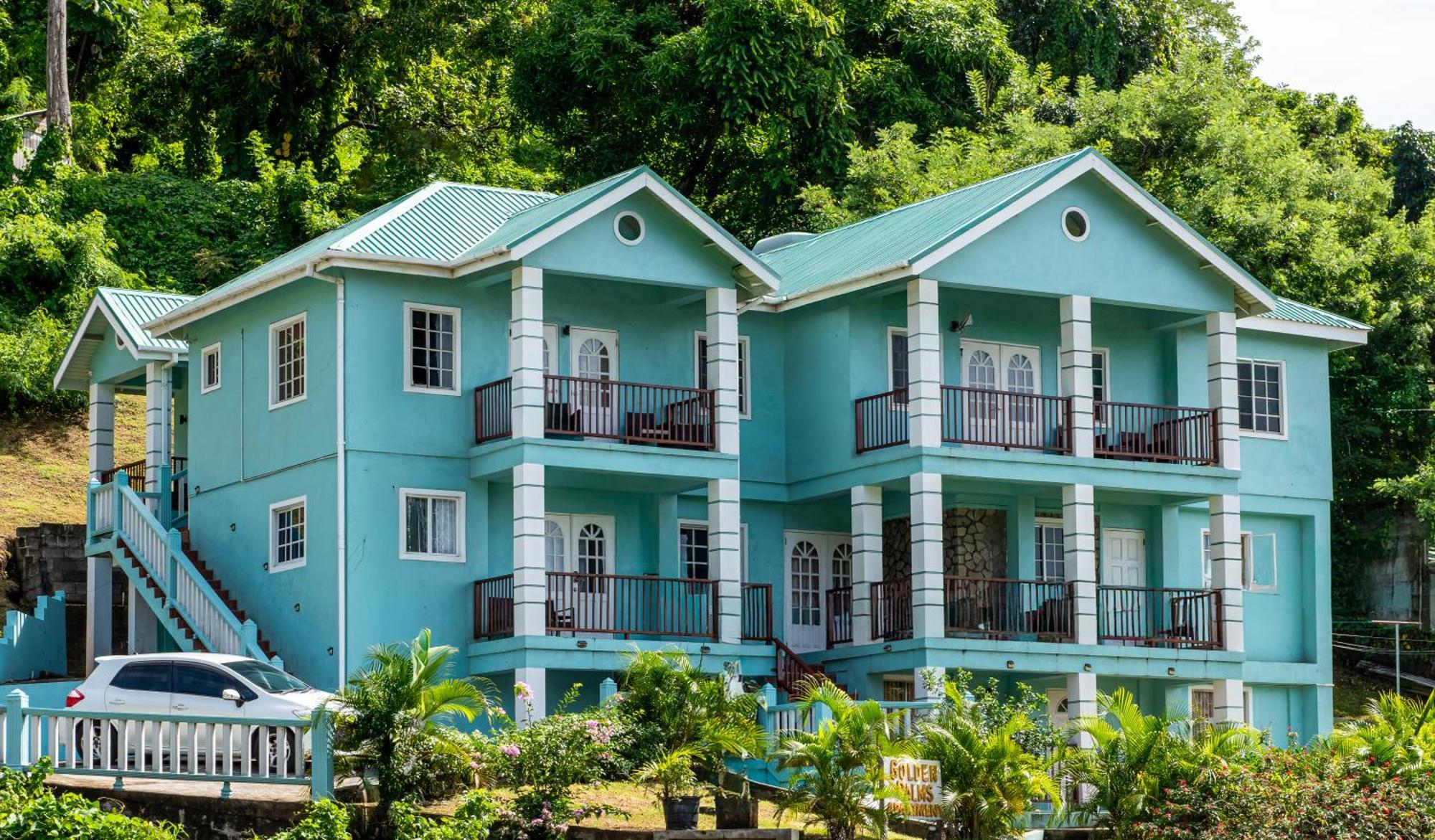 Golden Palms Apartment Кингстаун Екстериор снимка